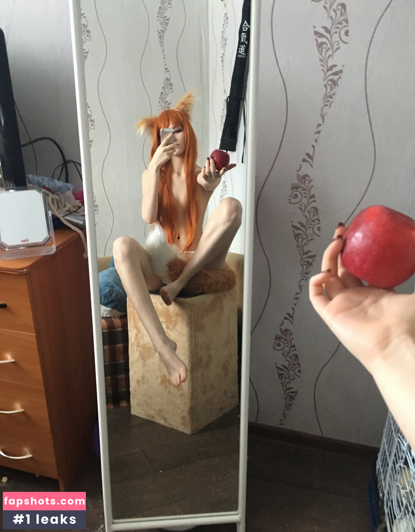 Tsuki Desu gallery photo #19