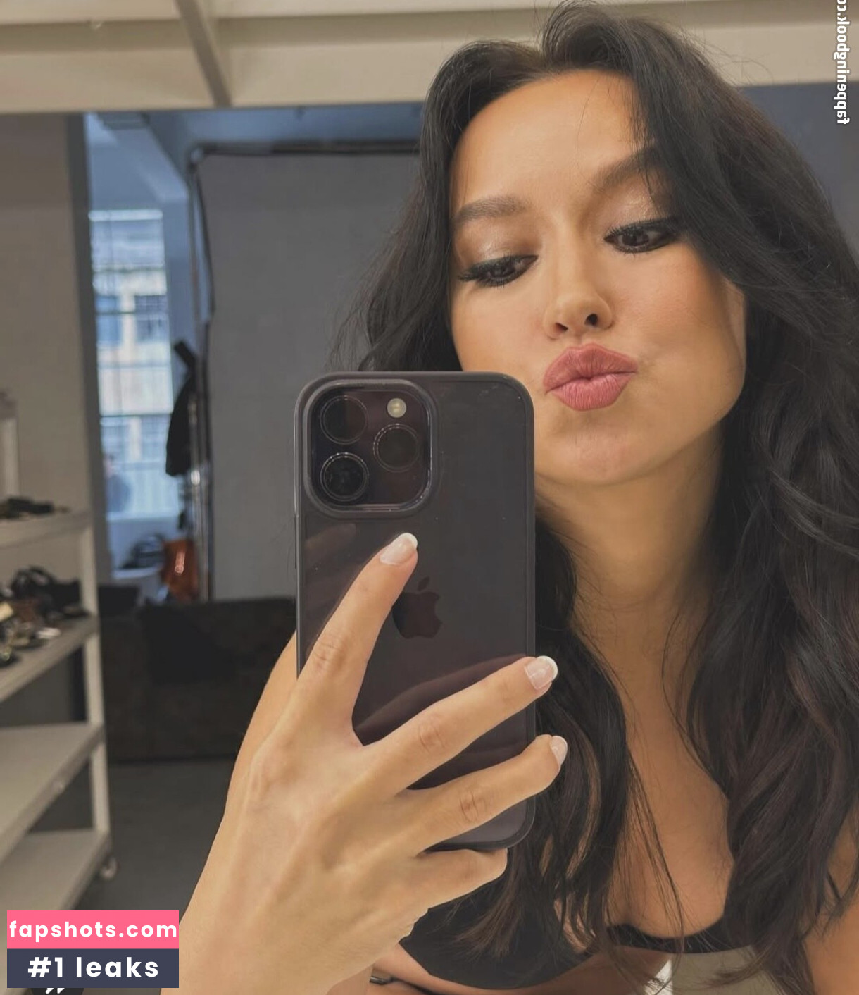 Tugba Yurt gallery photo #2