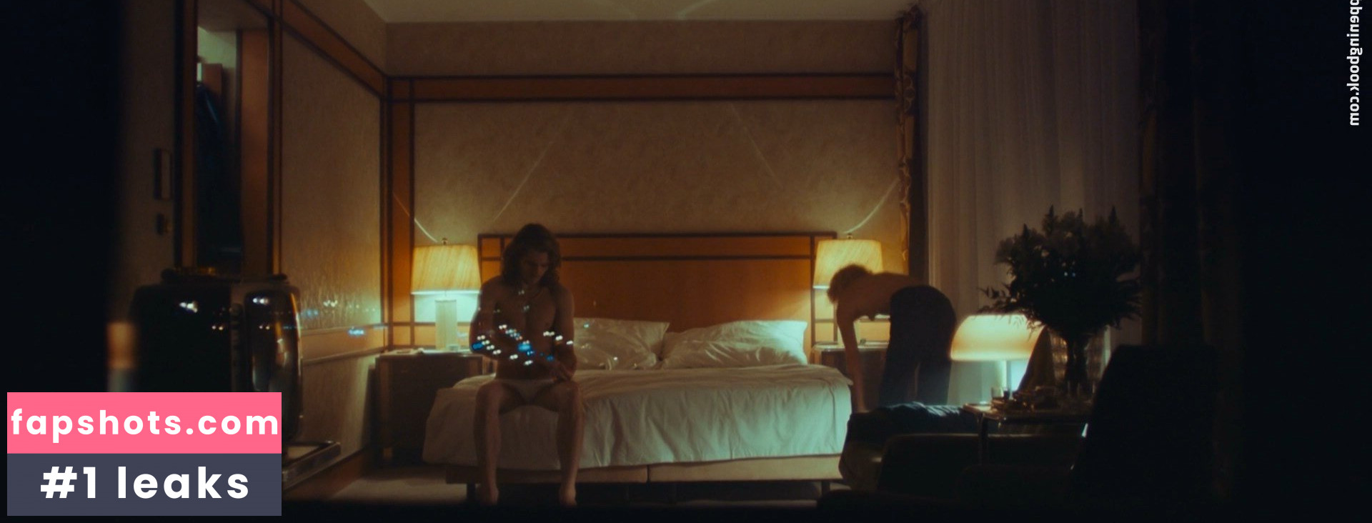 Tuva Novotny gallery photo #16