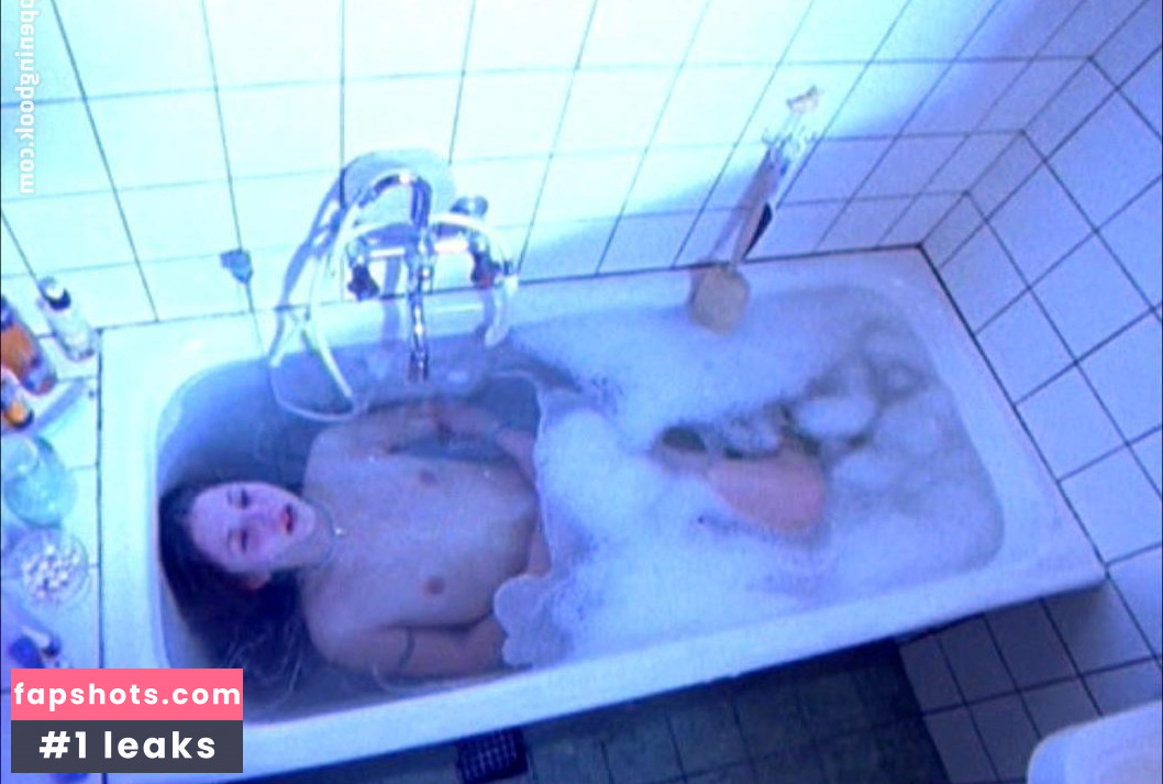 Tuva Novotny gallery photo #25