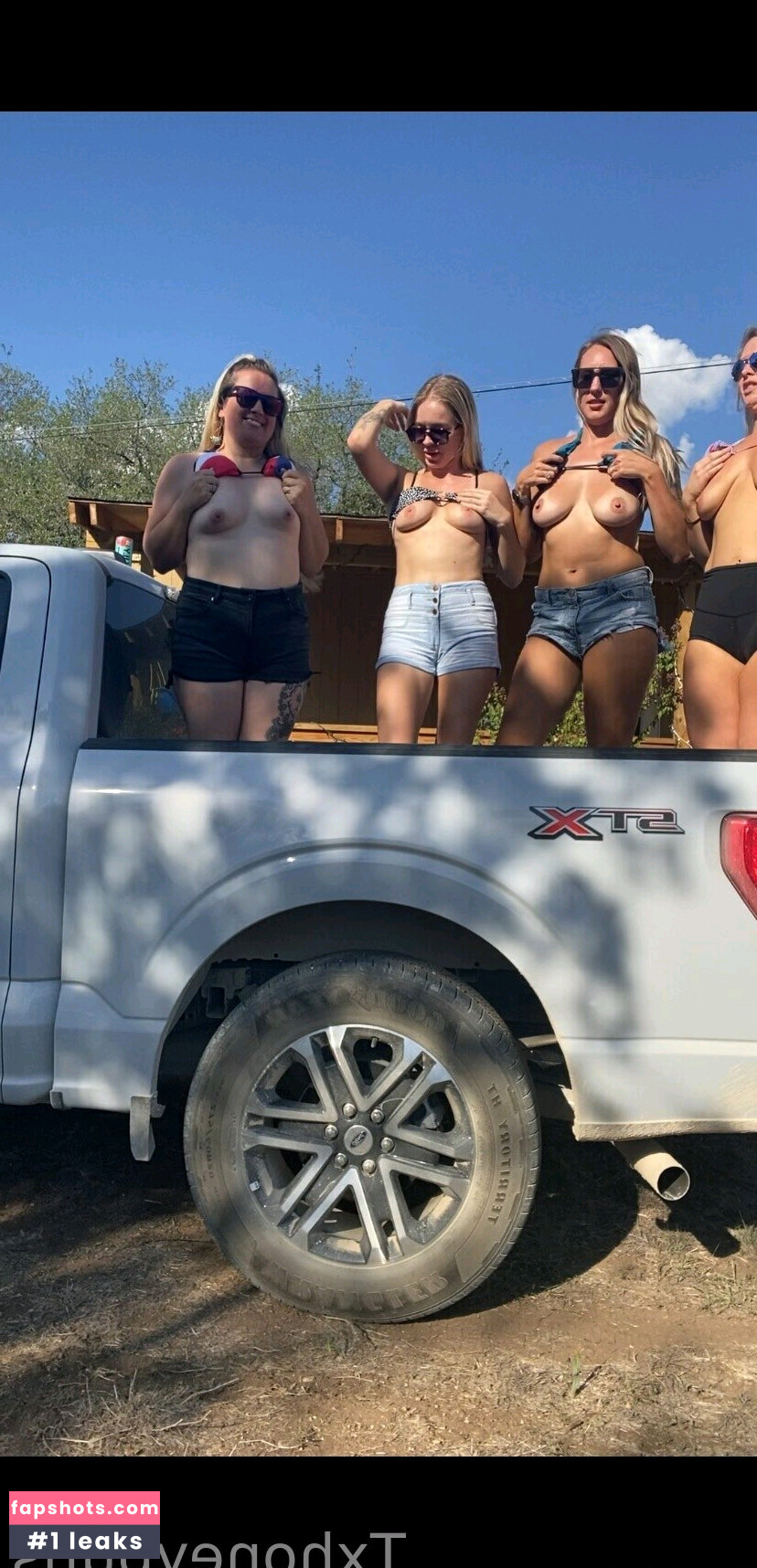 Txhoneybuns gallery photo #4