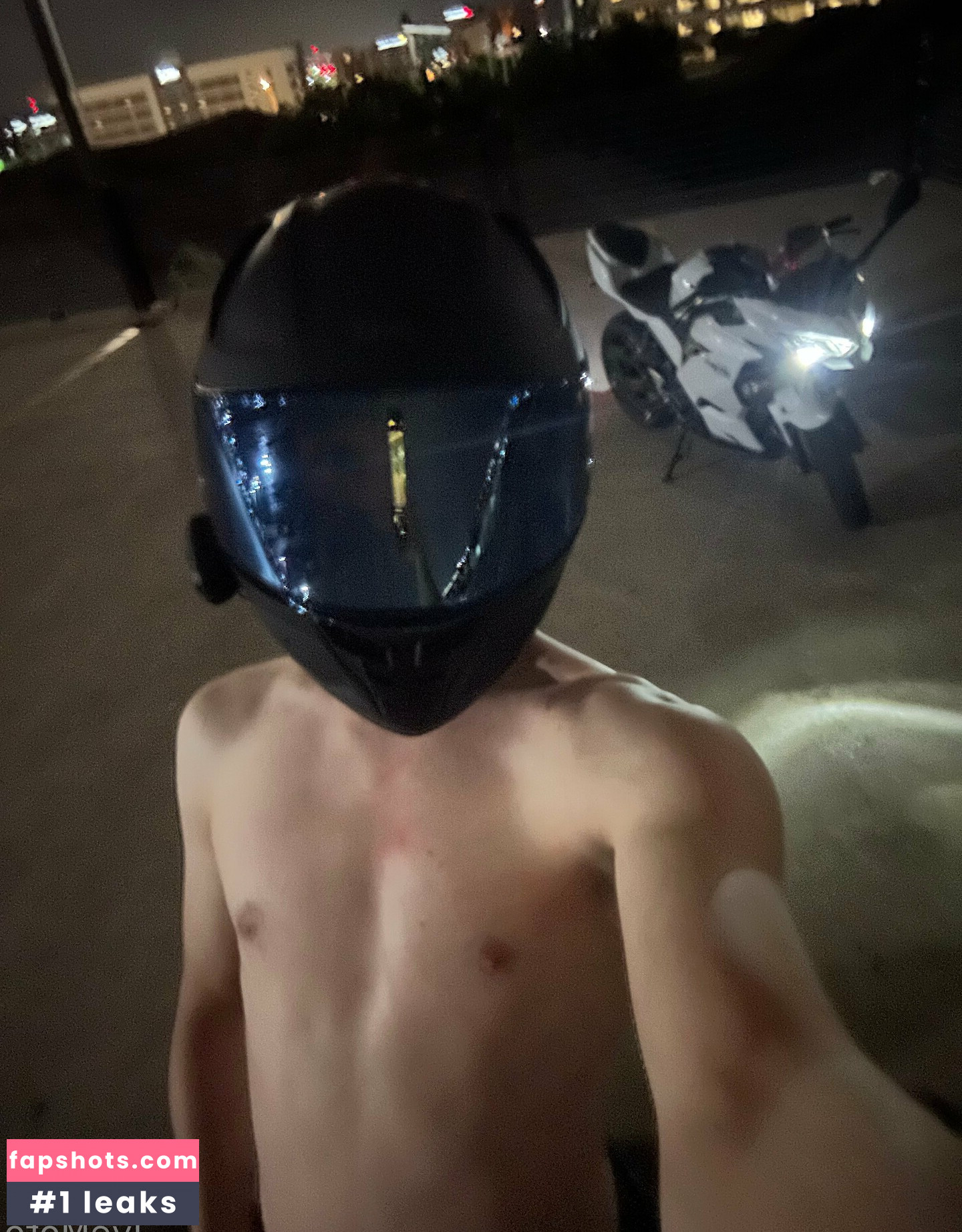 tyemoto gallery photo #2