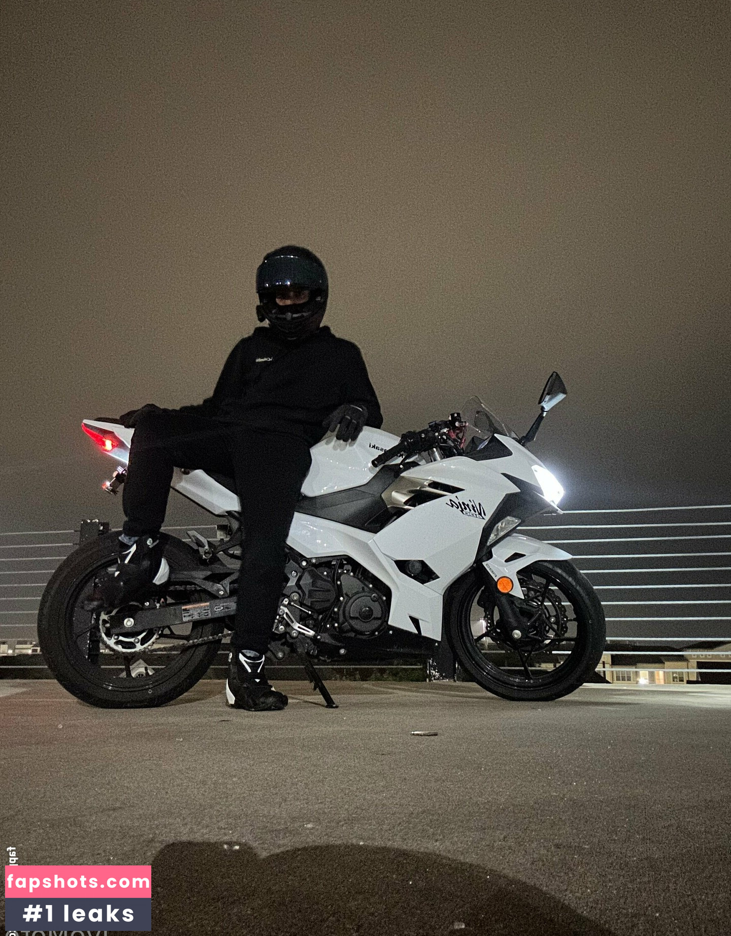 tyemoto gallery photo #7