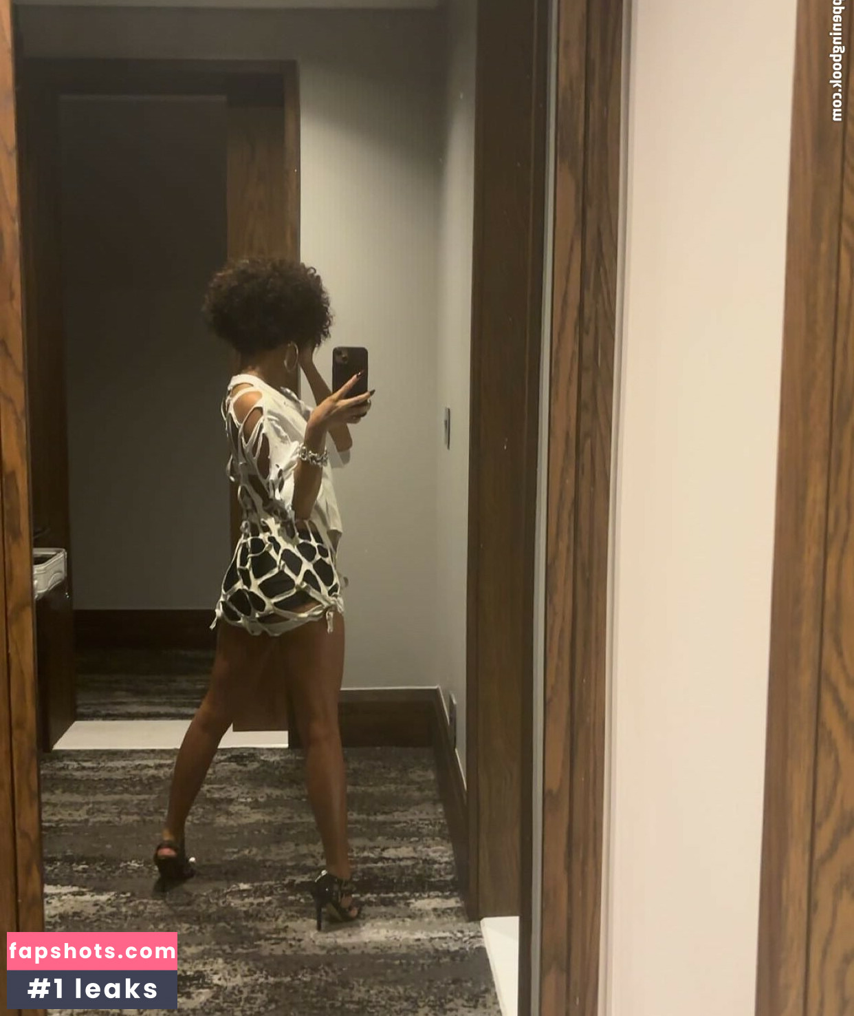 Tyla gallery photo #101