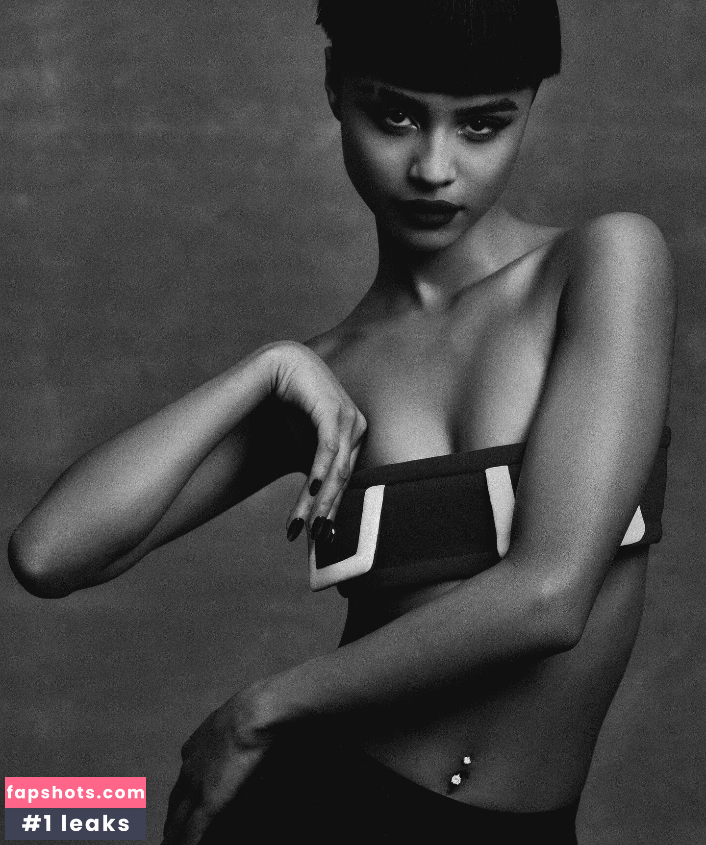 Tyla gallery photo #116