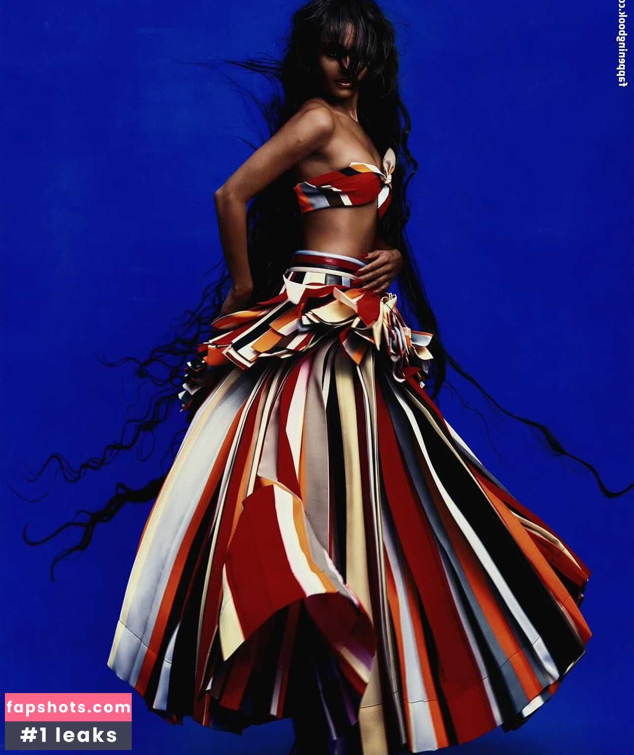 Tyla gallery photo #117