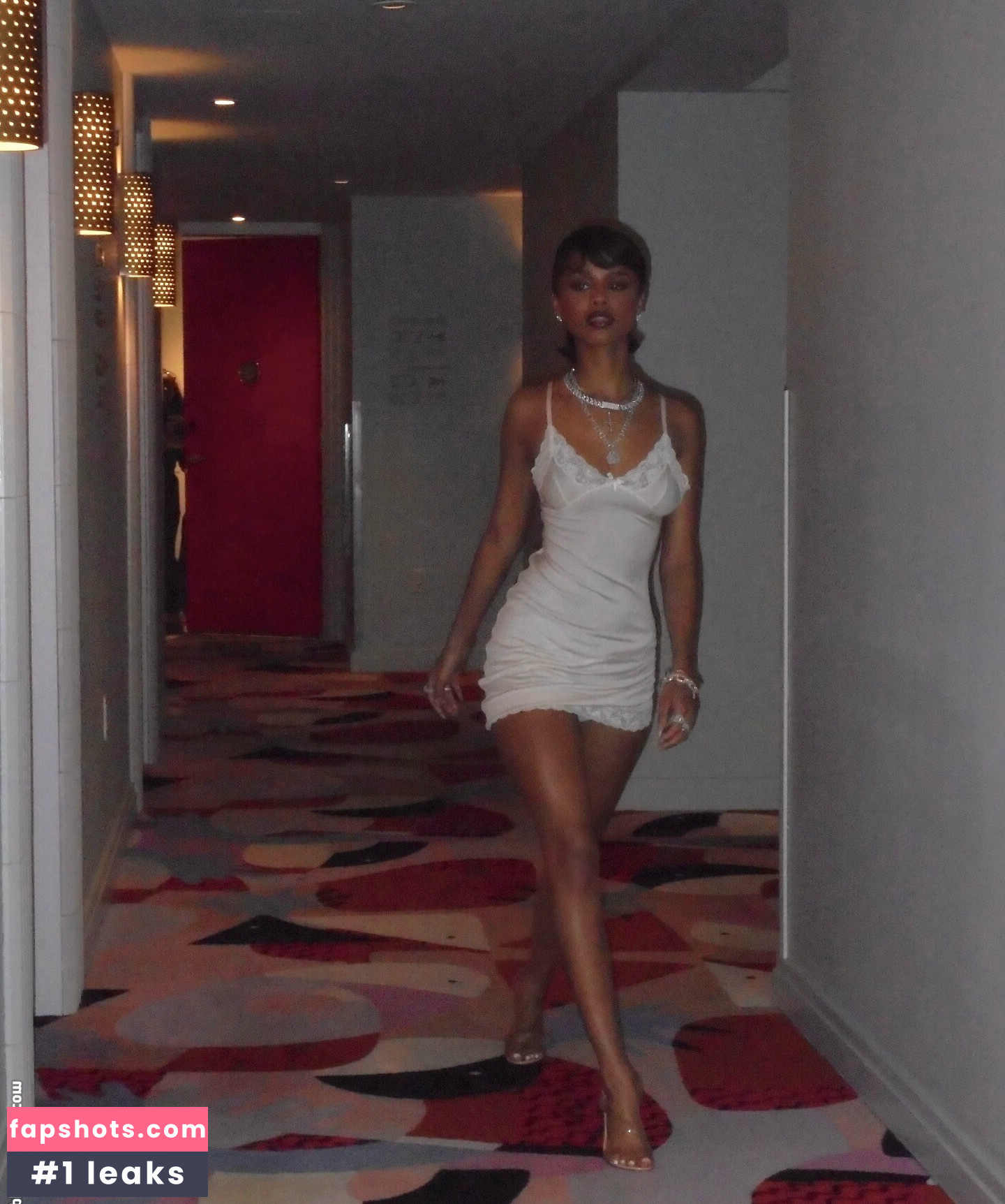 Tyla gallery photo #130