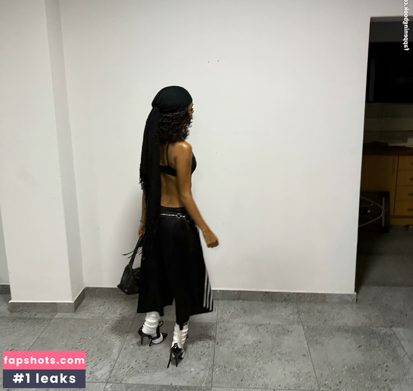 Tyla gallery photo #141