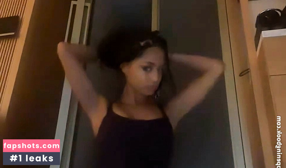 Tyla gallery photo #77