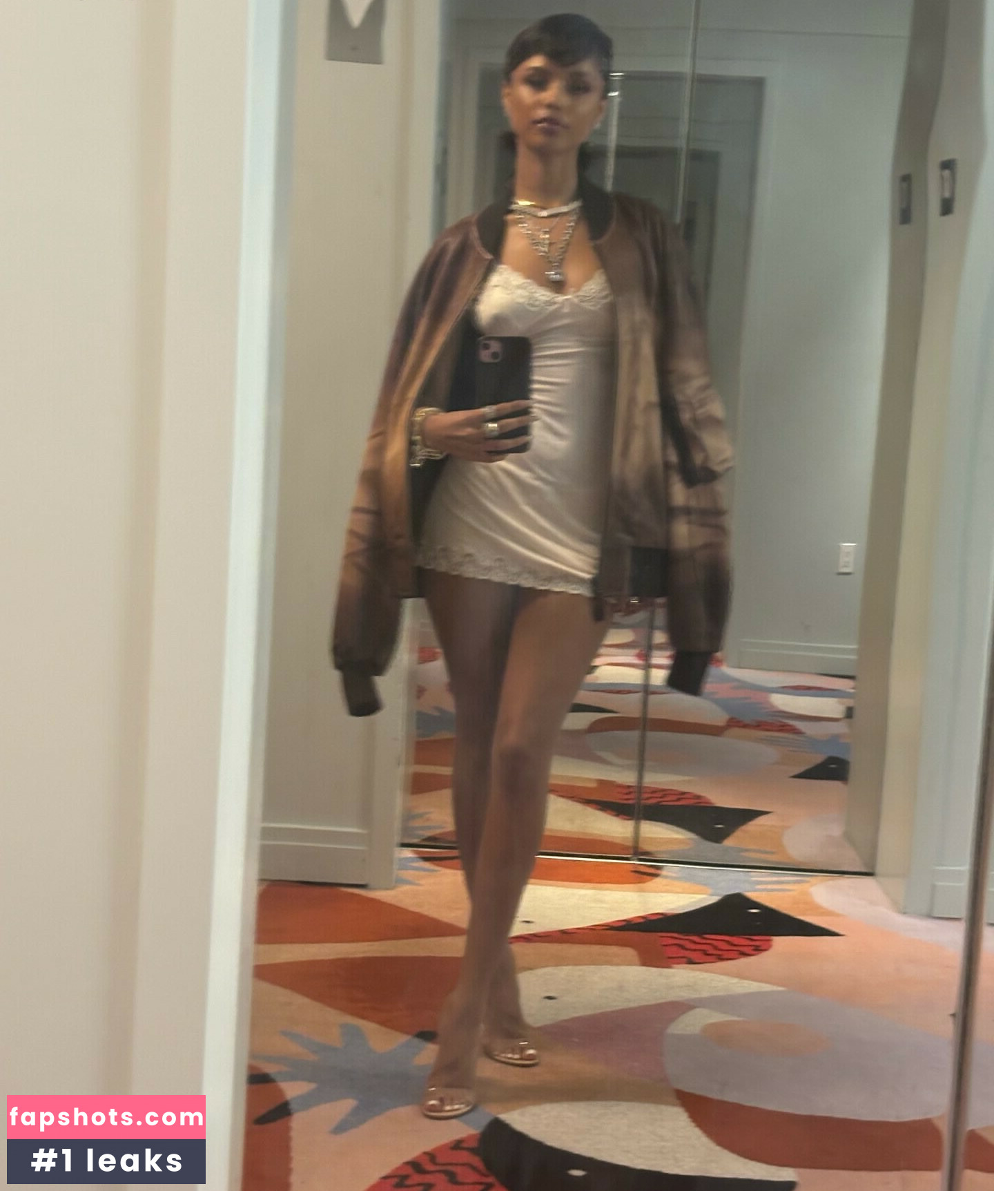 Tyla gallery photo #80