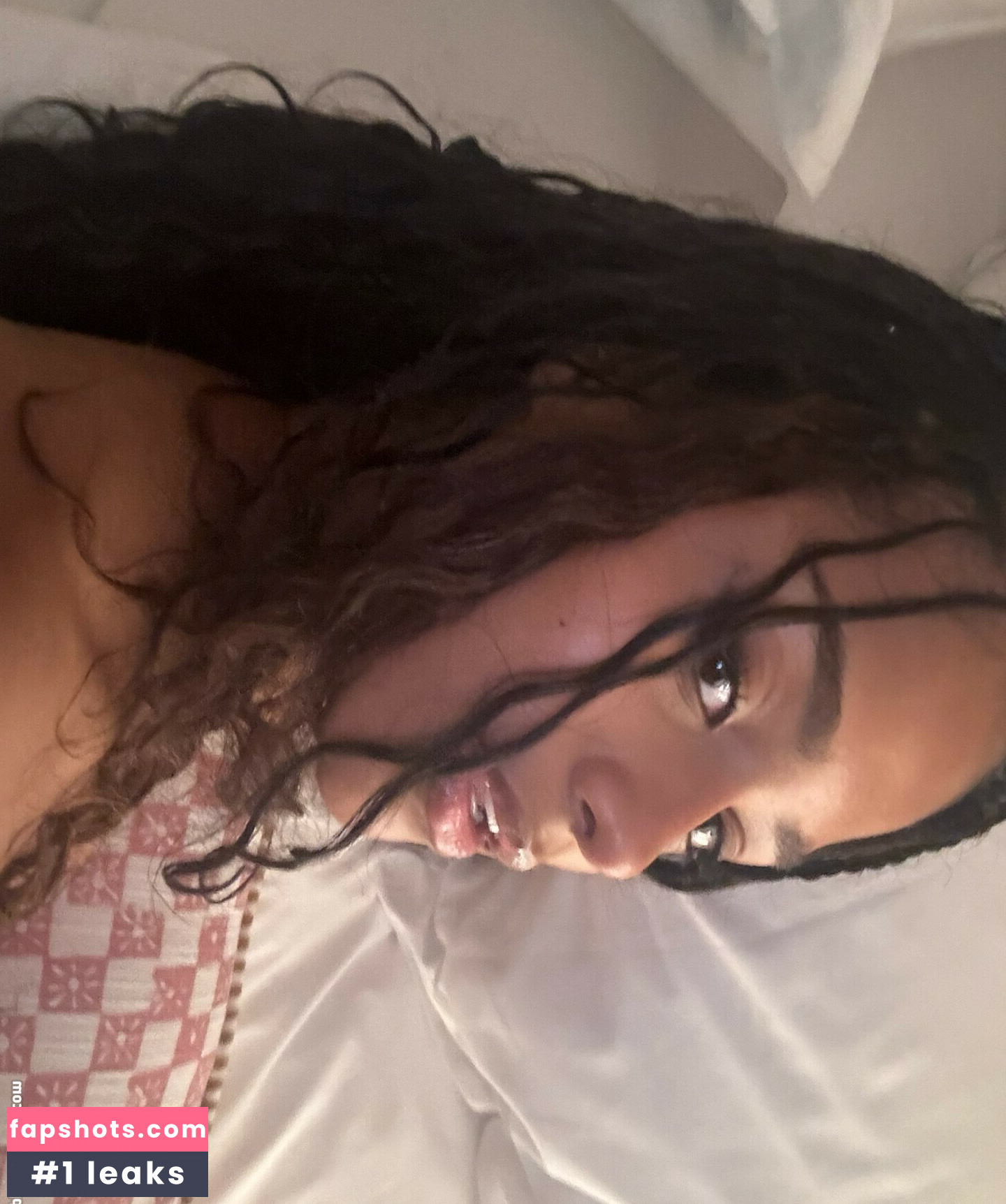 Tyla gallery photo #92