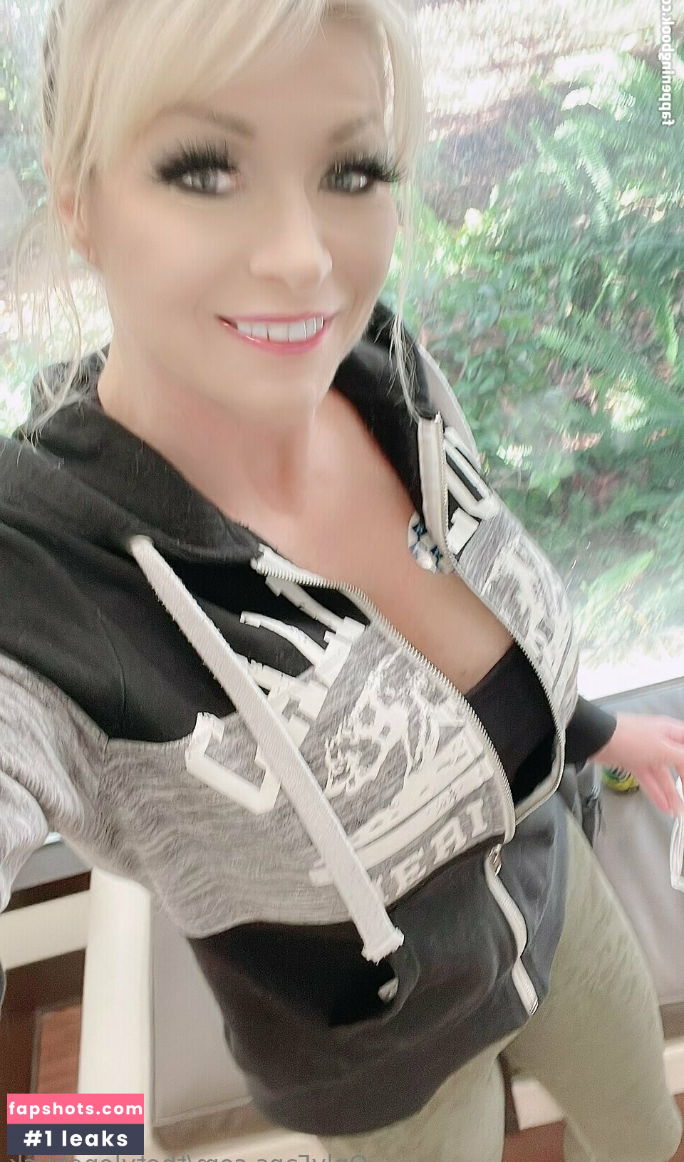 Tylene Buck gallery photo #198