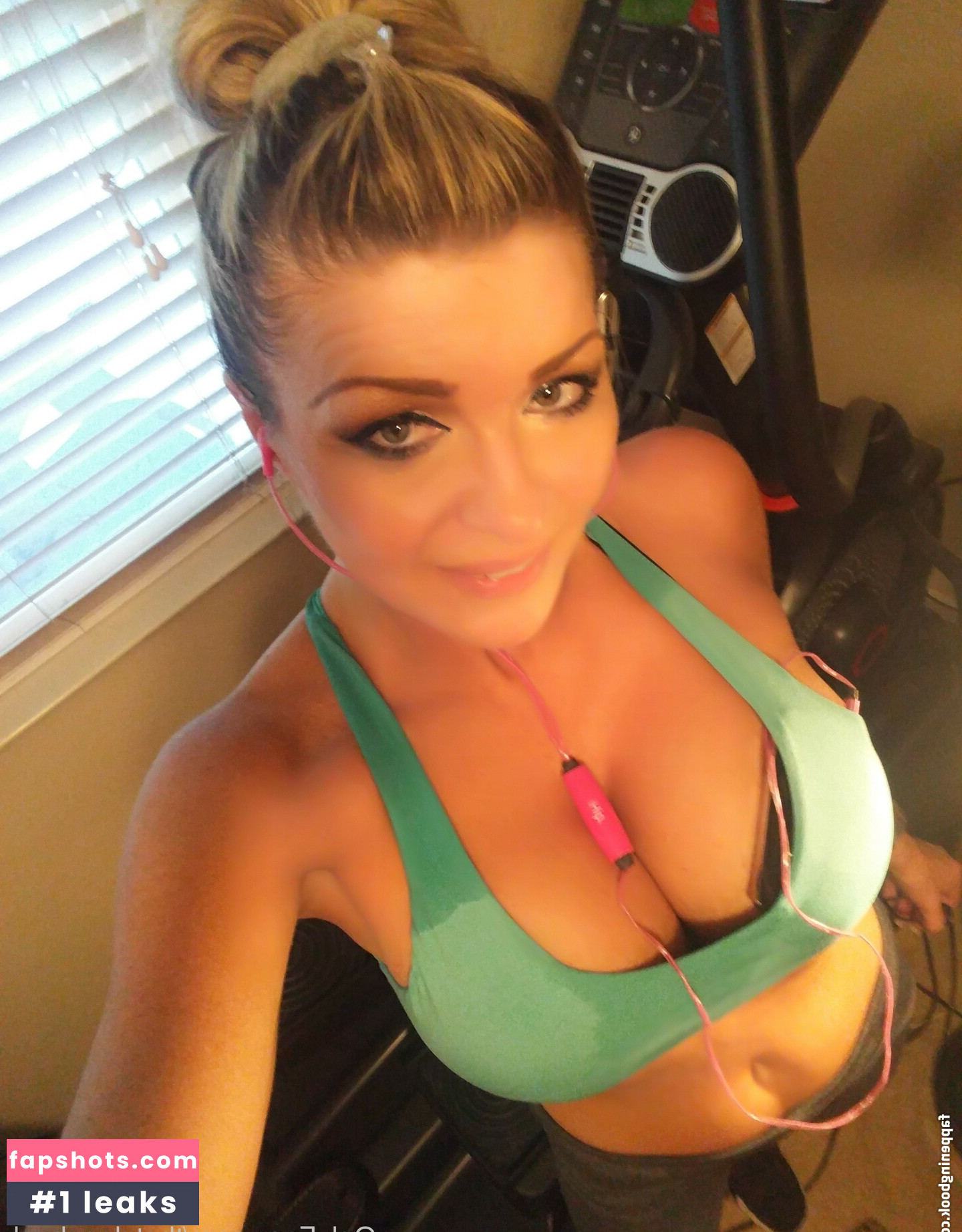 Tylene Buck gallery photo #975