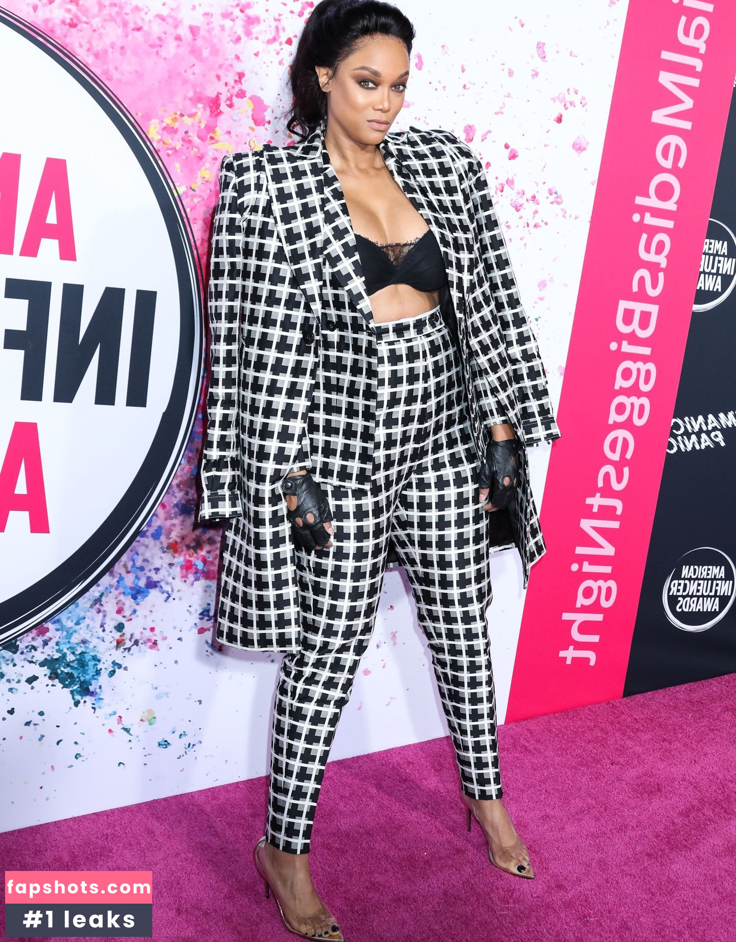 Tyra Banks gallery photo #102