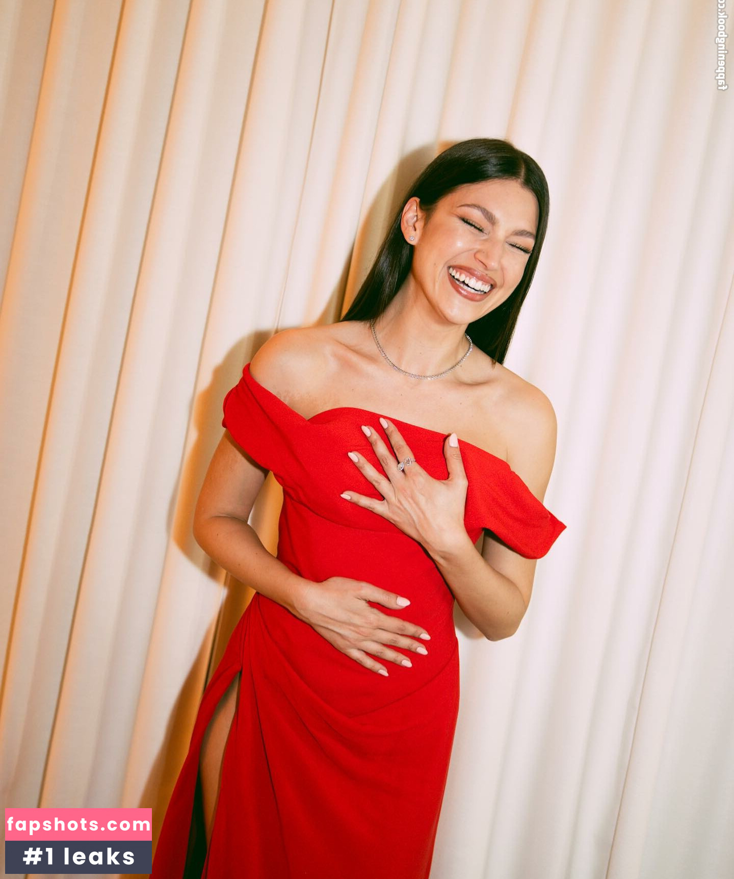 Úrsula Corberó gallery photo #32