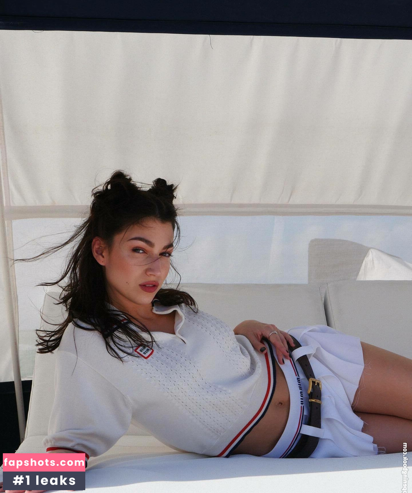 Úrsula Corberó gallery photo #54