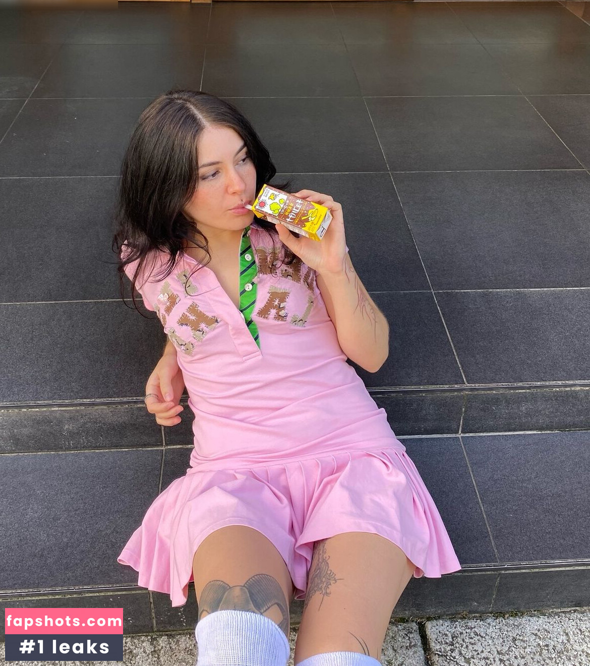 Uglycharm gallery photo #6