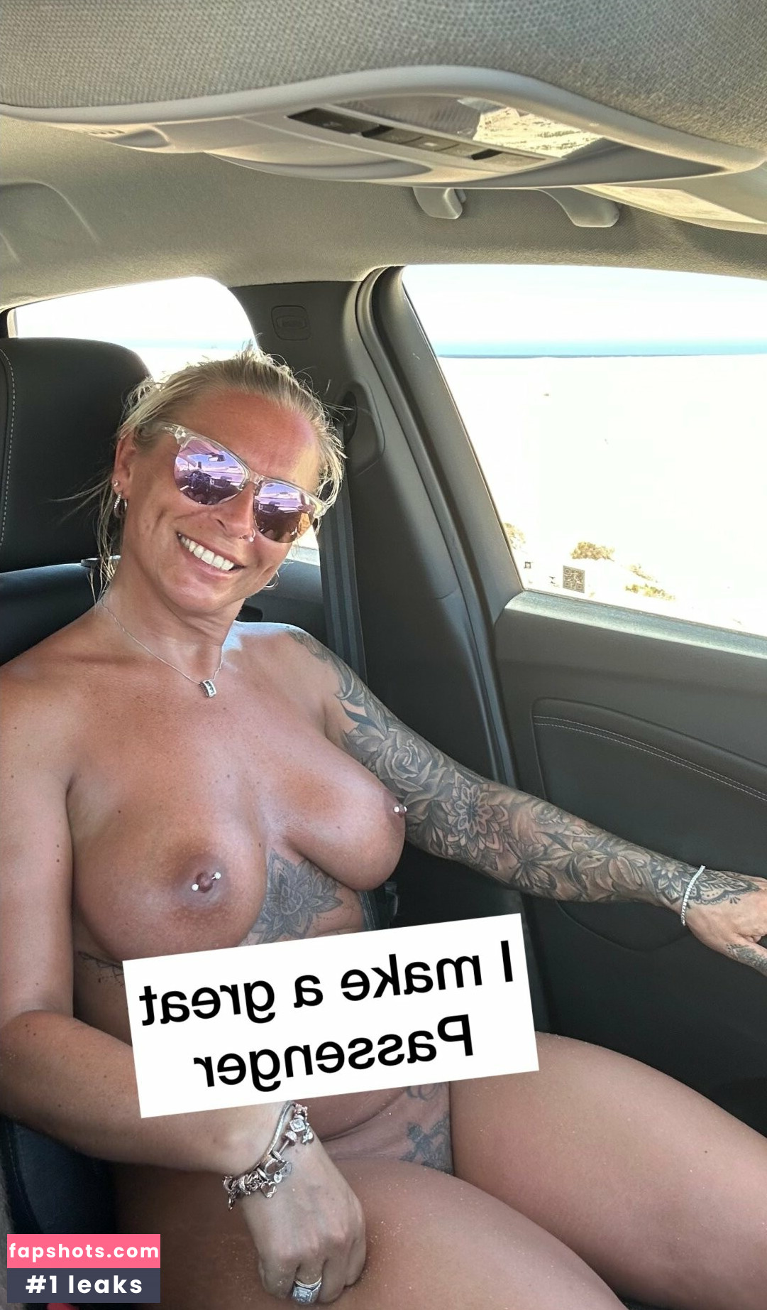 ukhotwifecouple gallery photo #3