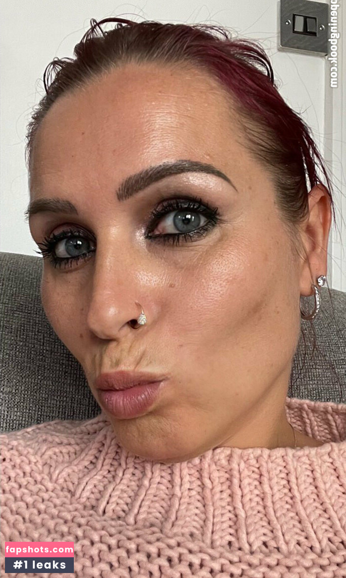 ukhotwifecouple gallery photo #25