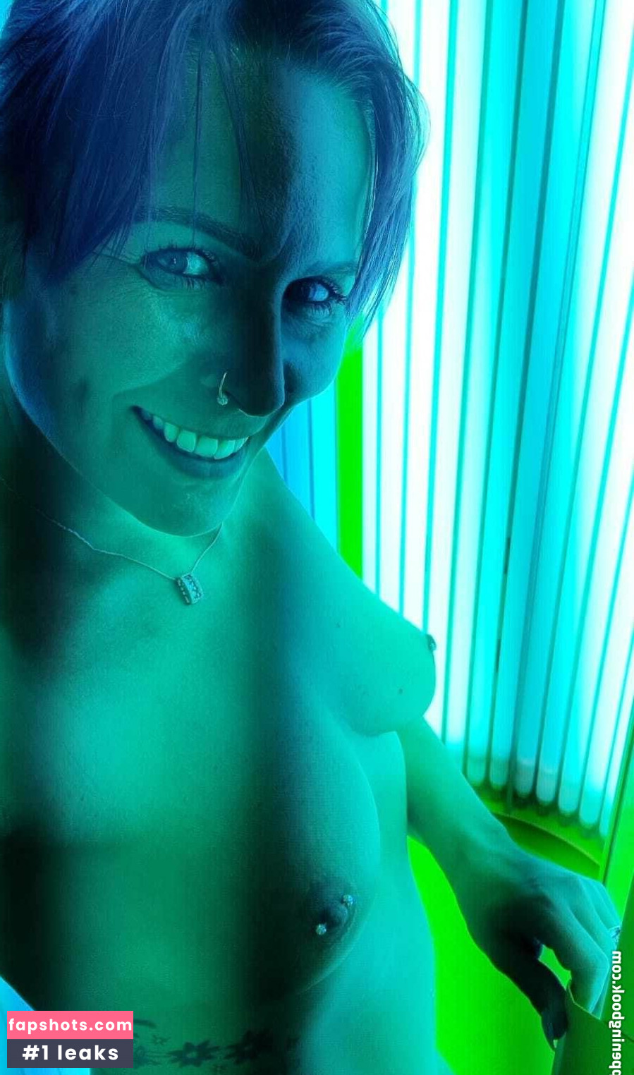 ukhotwifecouple gallery photo #27