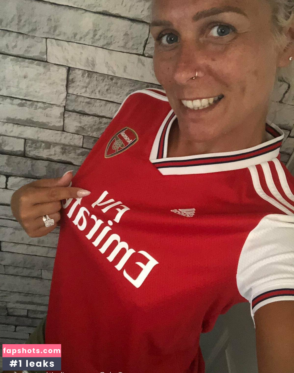 ukhotwifecouple gallery photo #47