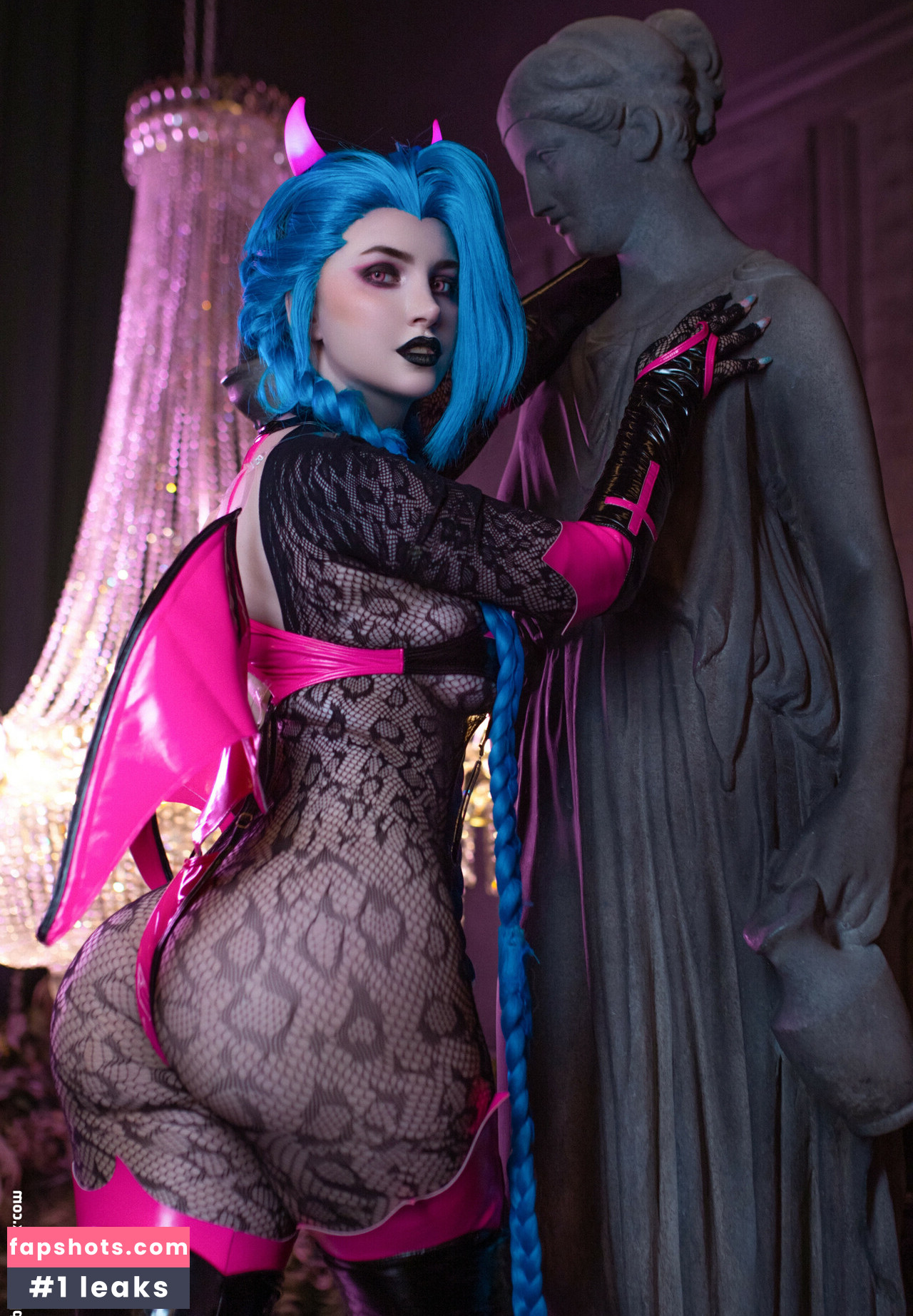 Ulichan gallery photo #2