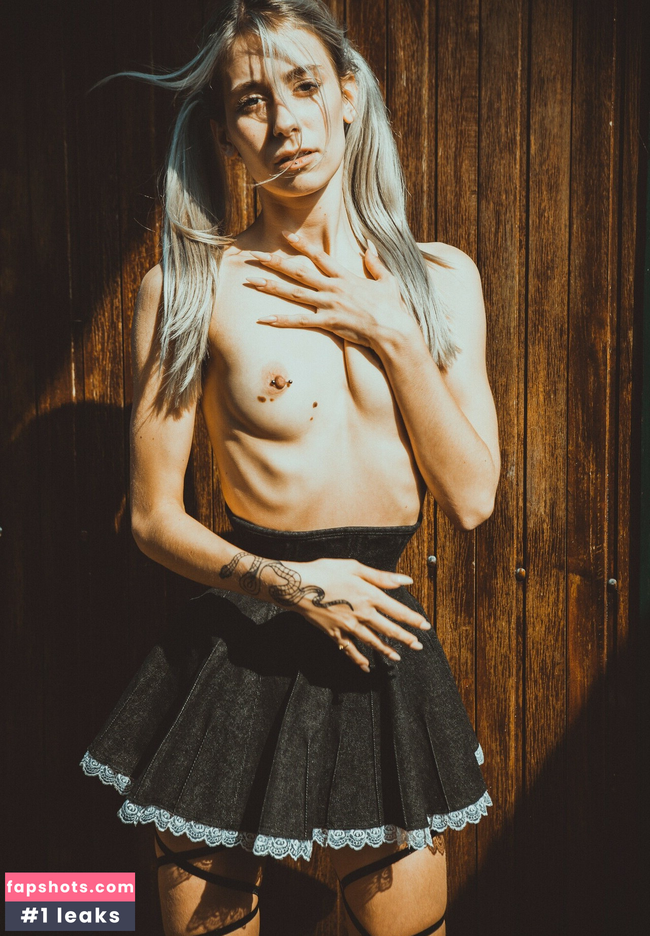 Ululaxx nude babe gallery