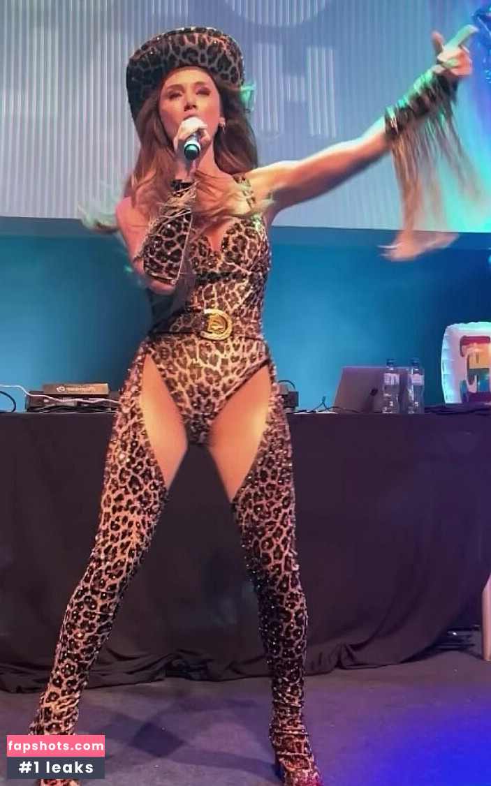 Una Healy gallery photo #133