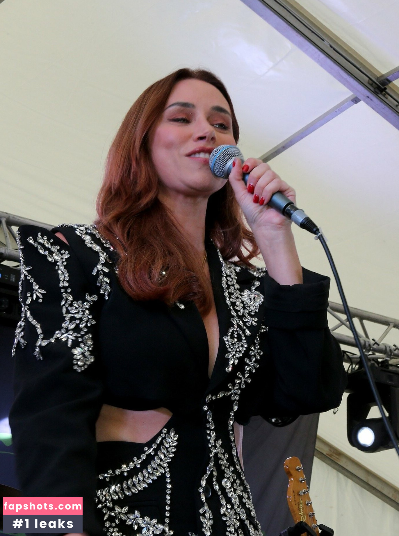 Una Healy gallery photo #16