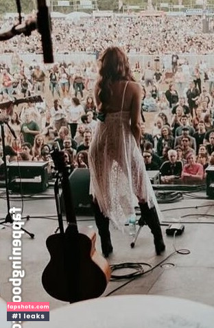 Una Healy gallery photo #19