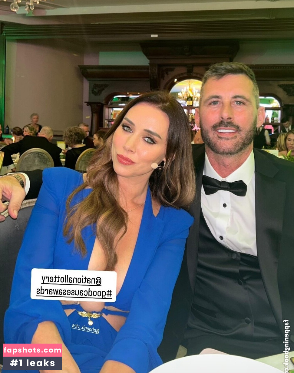 Una Healy gallery photo #3