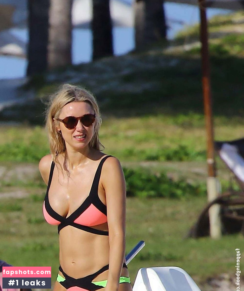 Una Healy gallery photo #204