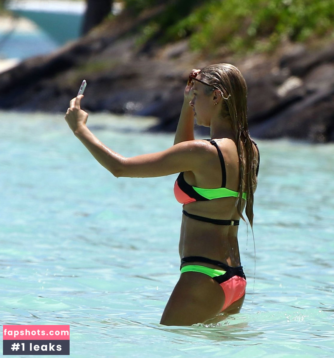 Una Healy gallery photo #212