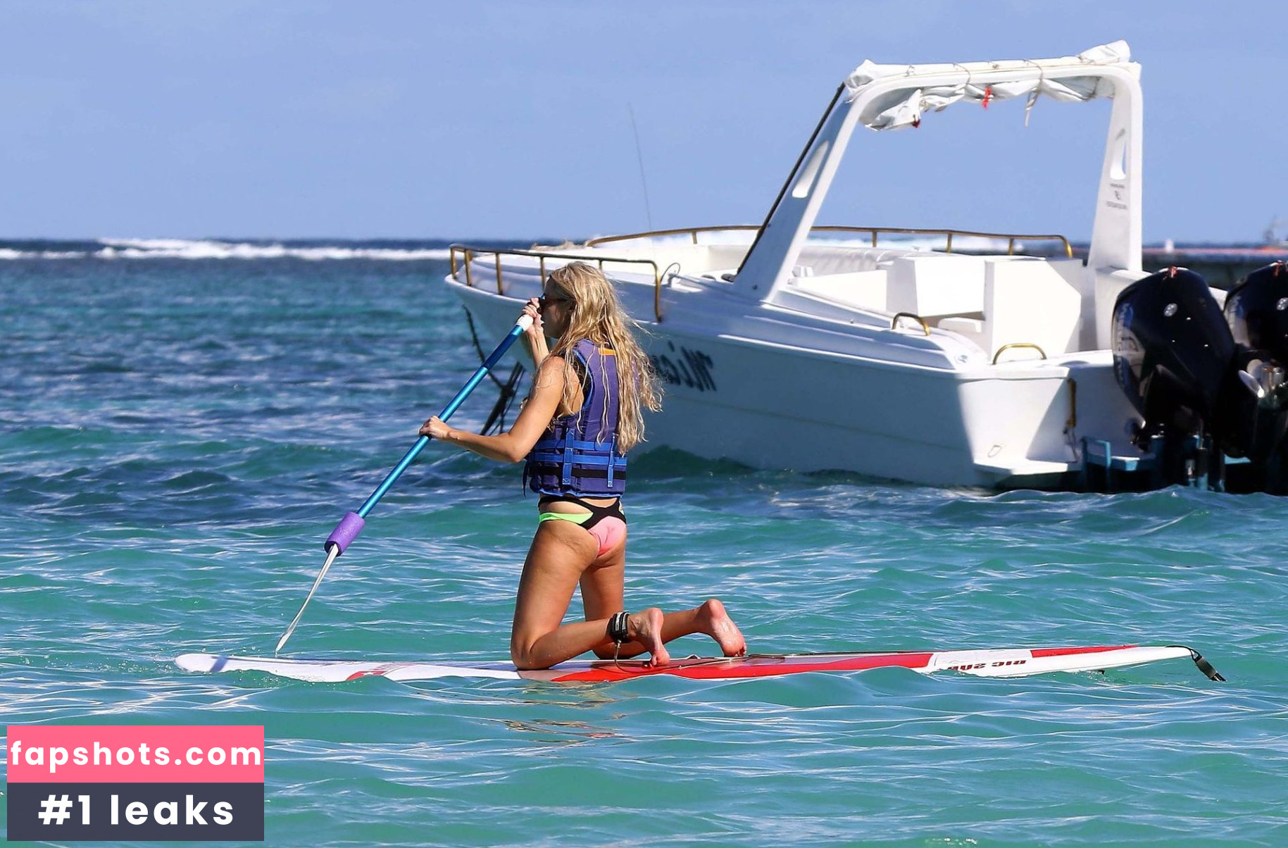 Una Healy gallery photo #216