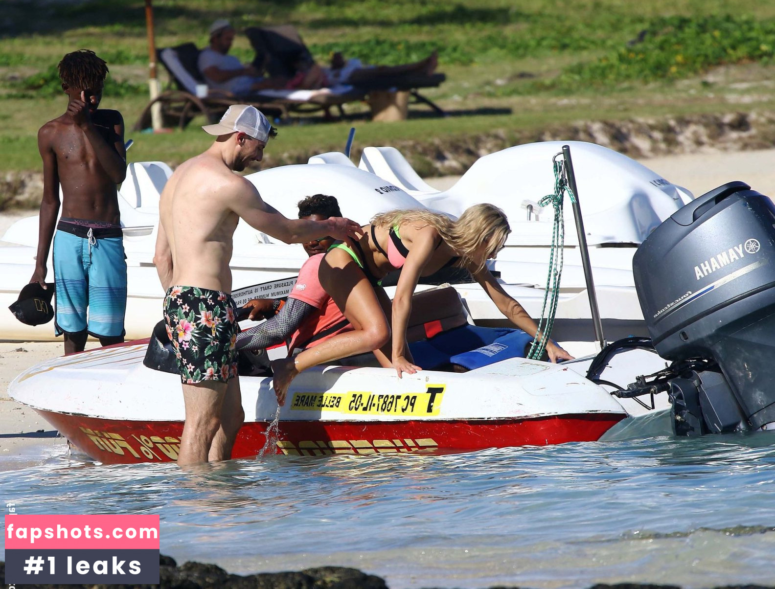 Una Healy gallery photo #221