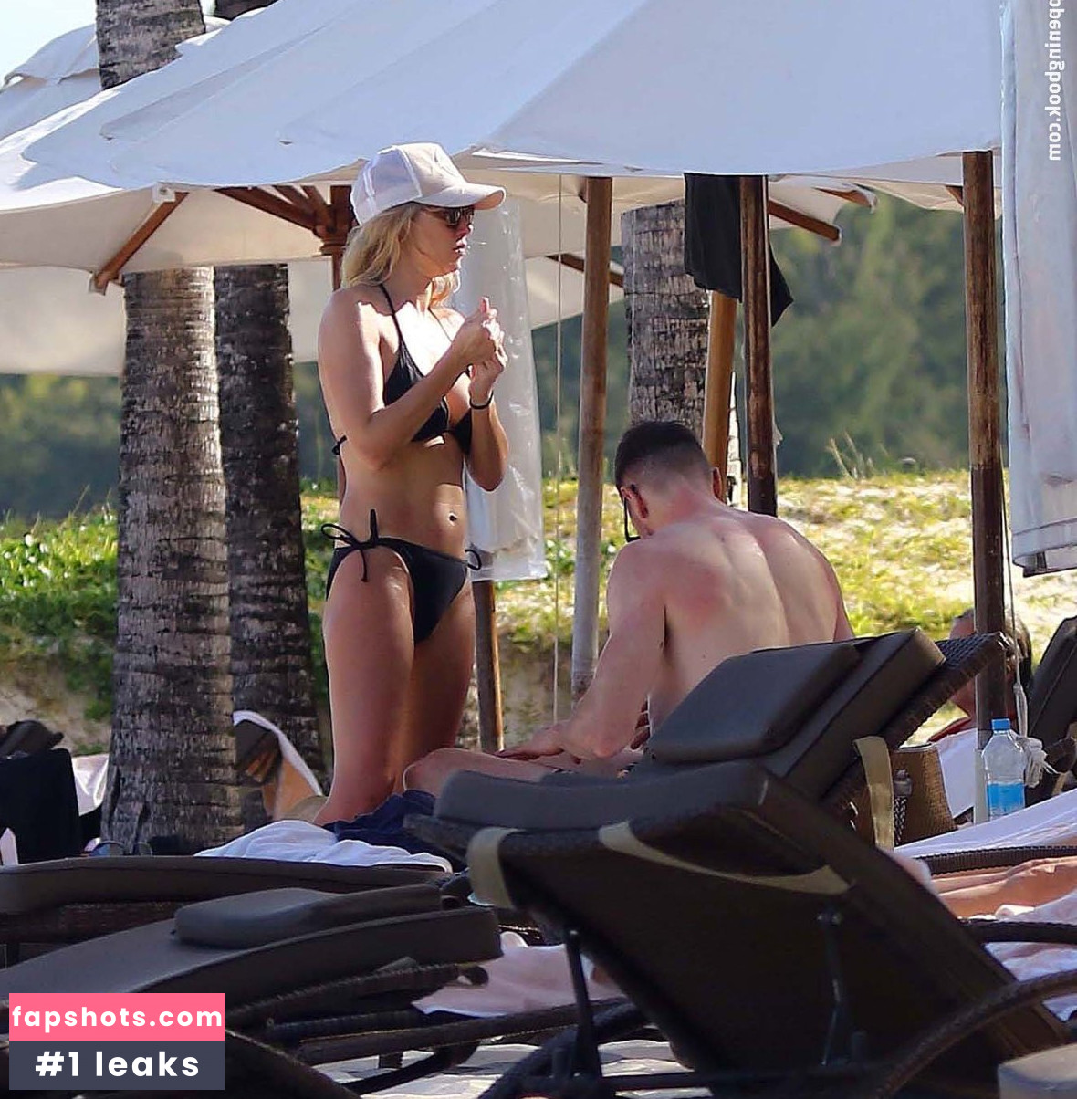 Una Healy gallery photo #226