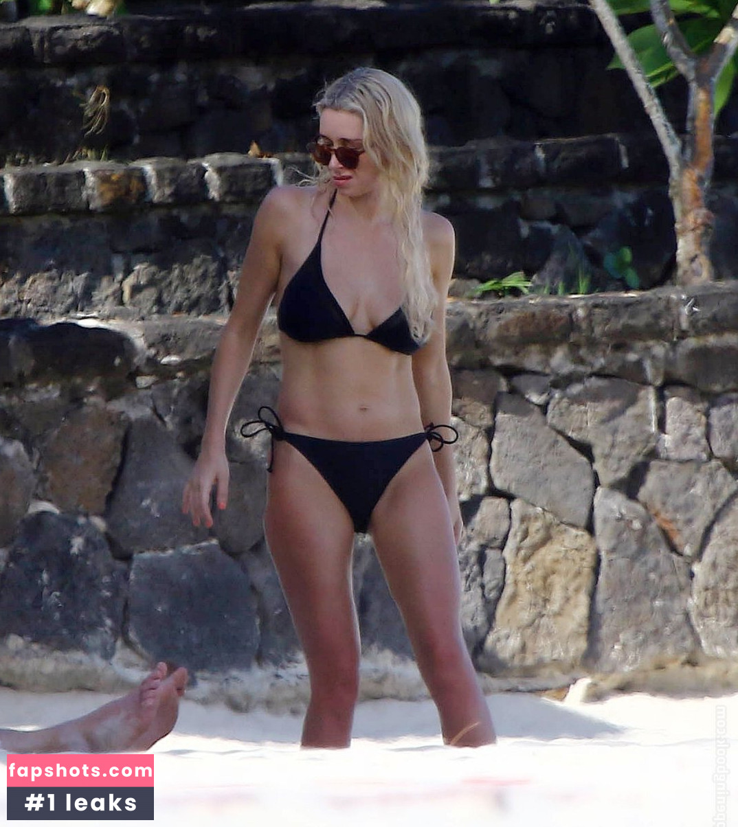 Una Healy gallery photo #231