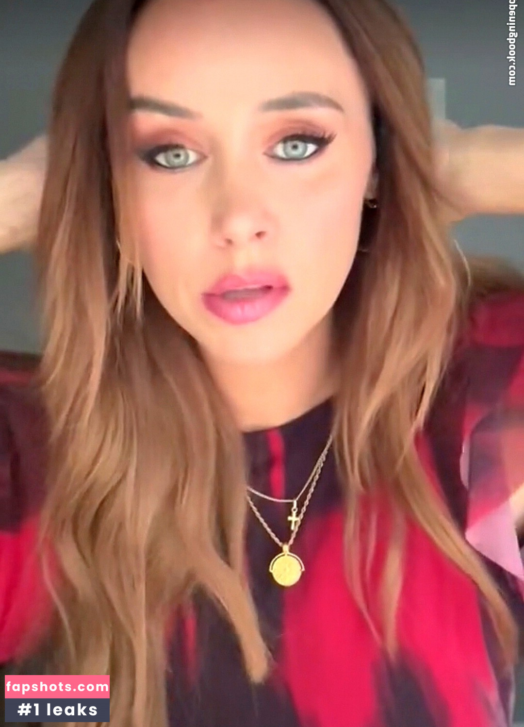 Una Healy gallery photo #4