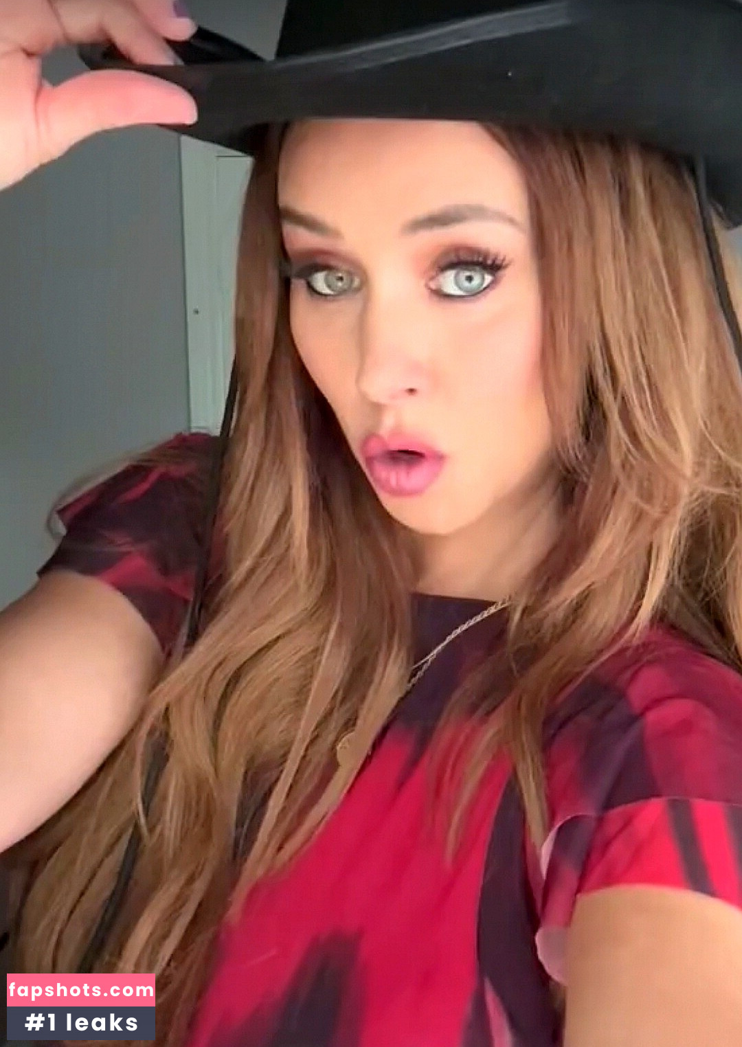 Una Healy gallery photo #6