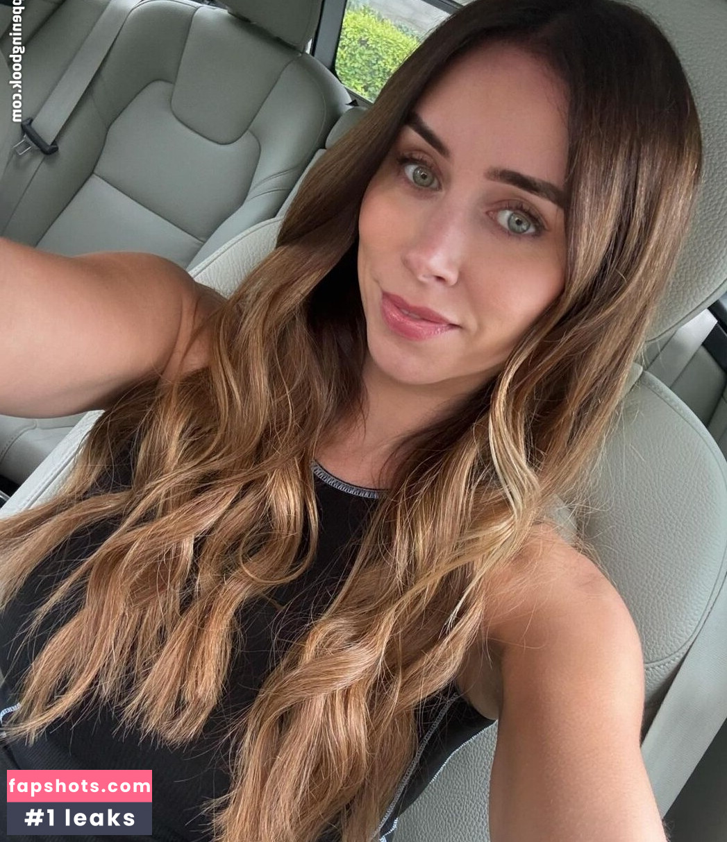 Una Healy gallery photo #59