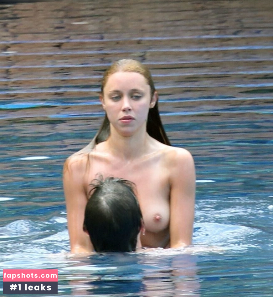 Una Healy gallery photo #68