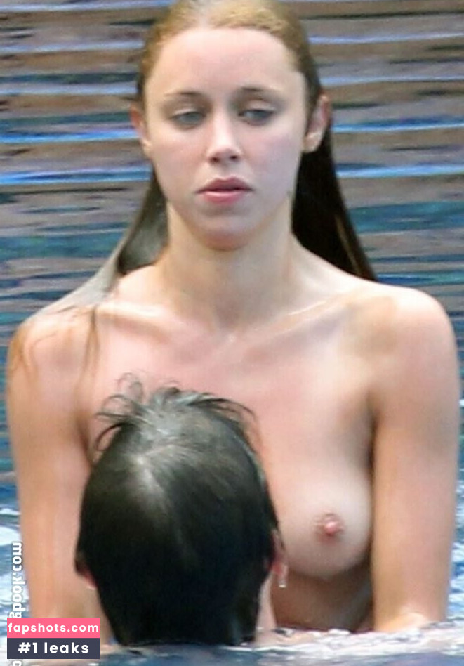 Una Healy gallery photo #69