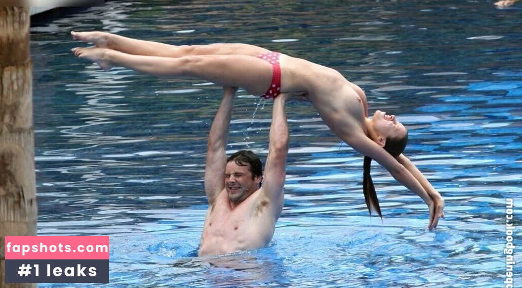 Una Healy gallery photo #70