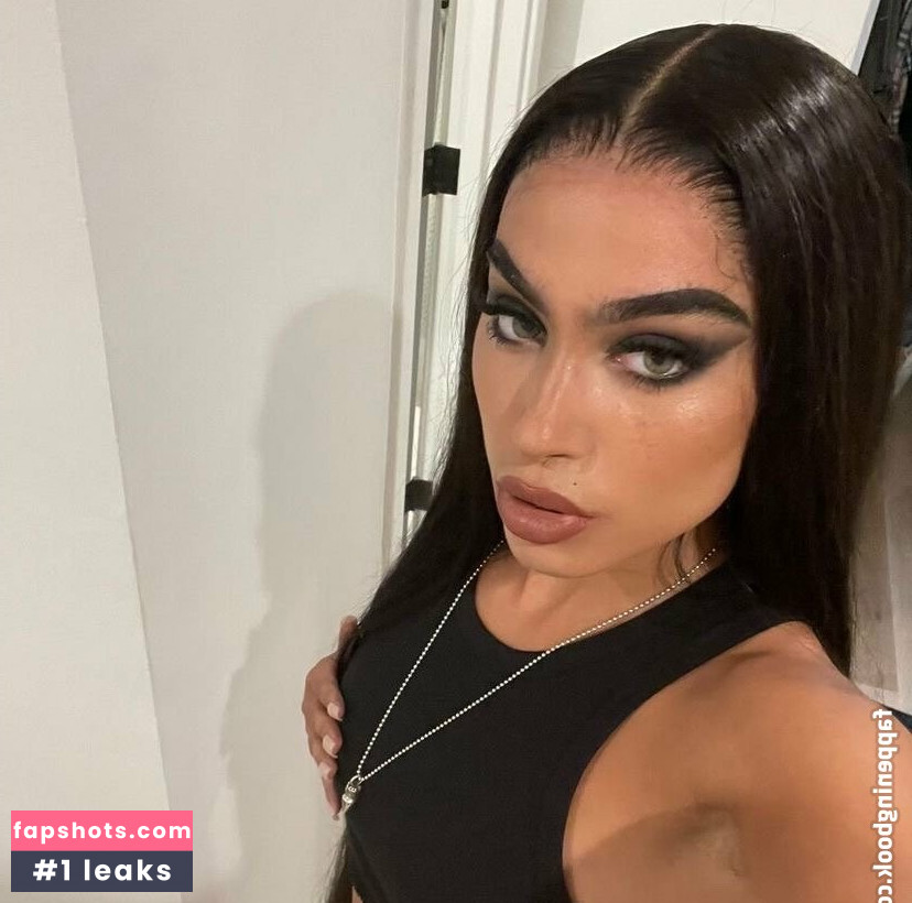 Undercover Freak nude babe gallery