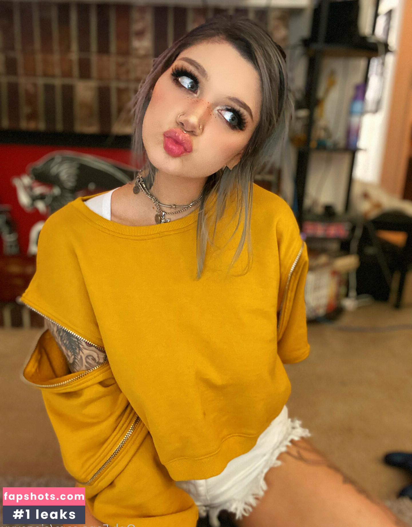 undersiegexo gallery photo #6