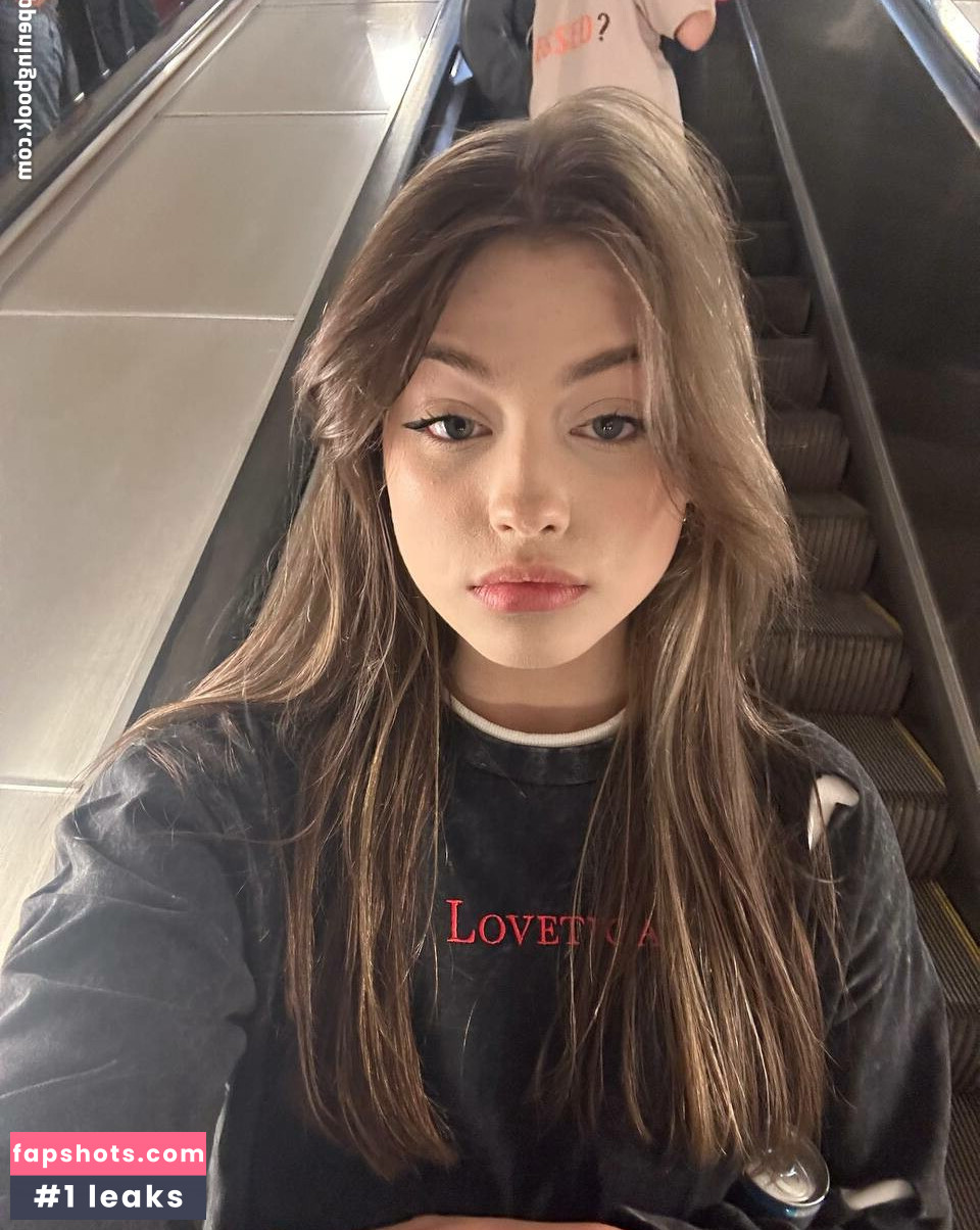 uno.clown nude babe gallery