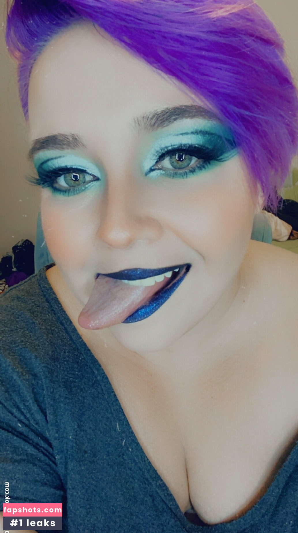 unsupervised_housewife gallery photo #2