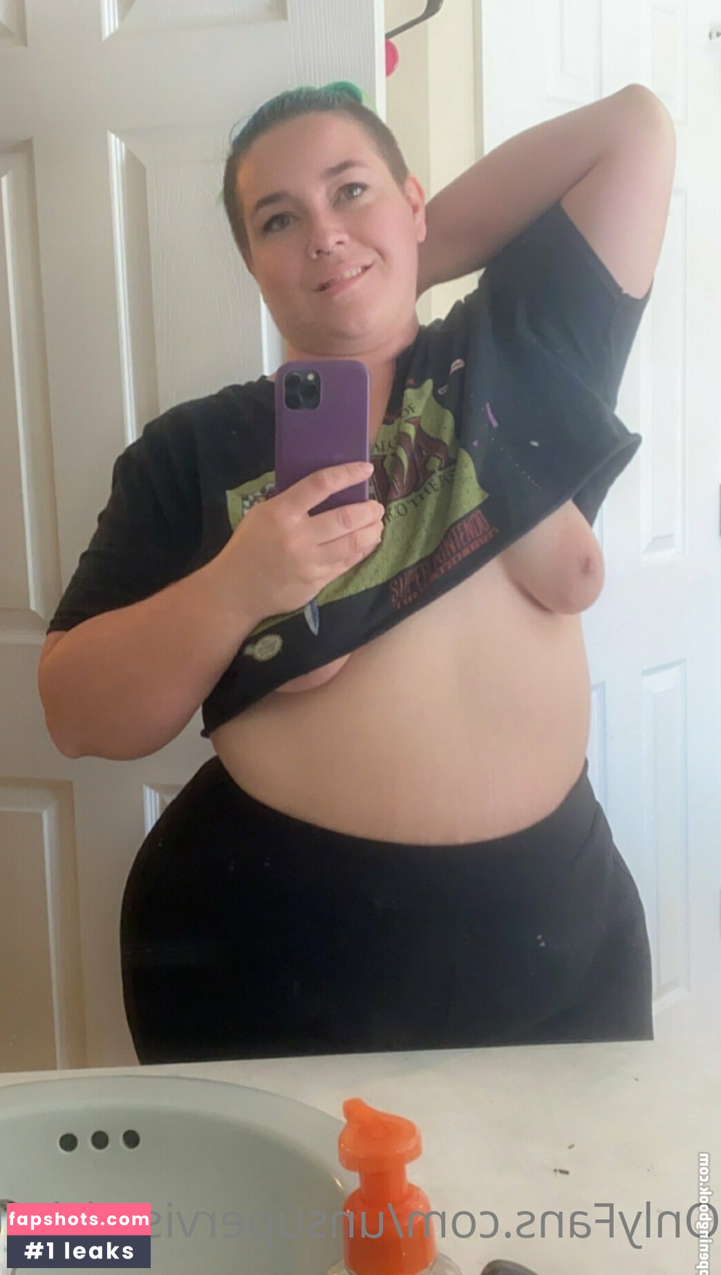 unsupervised_housewife gallery photo #5