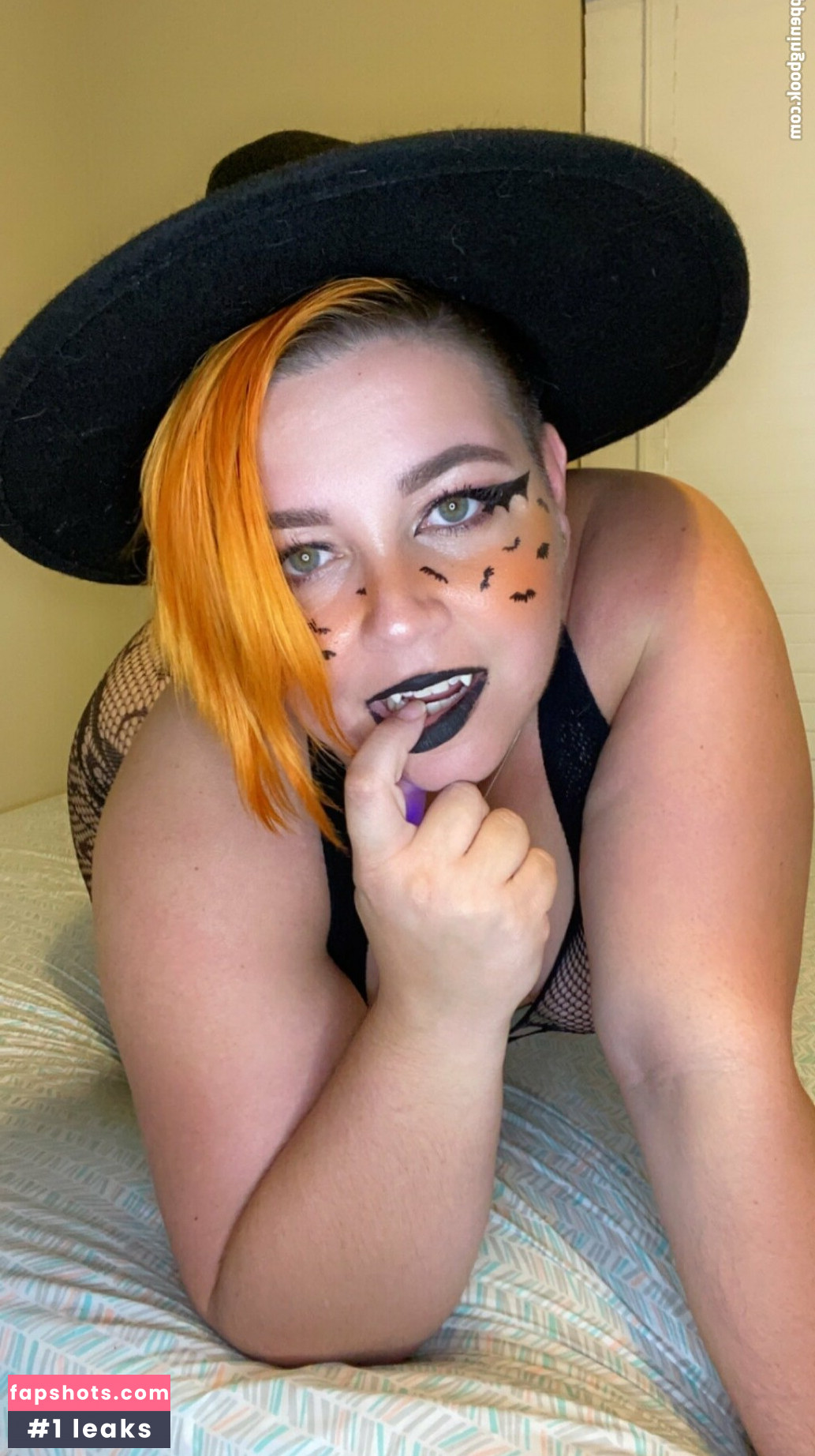 unsupervised_housewife gallery photo #10