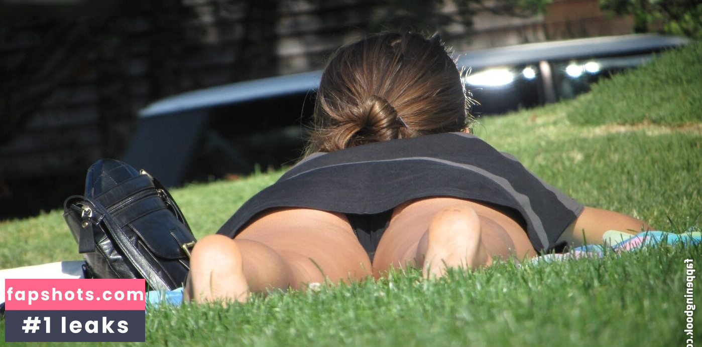 Upskirt - Candids gallery photo #3